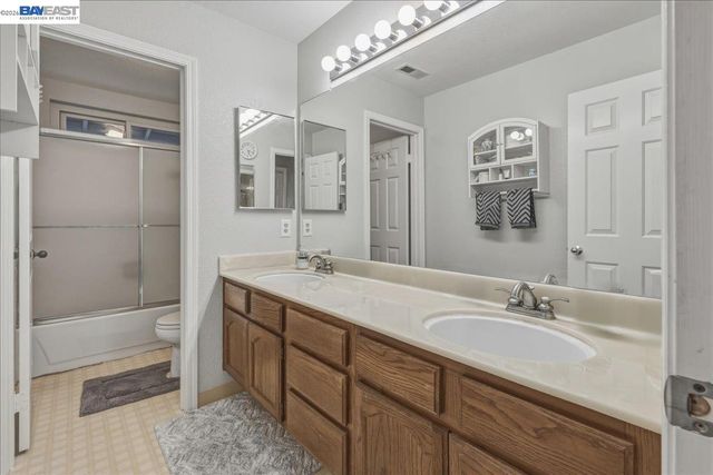 466 Crystalline Dr, Fremont, CA 94539