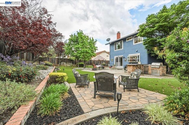 466 Crystalline Dr, Fremont, CA 94539