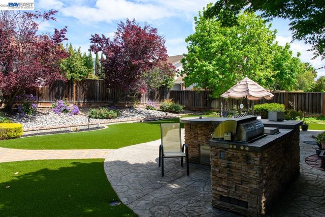 466 Crystalline Dr, Fremont, CA 94539