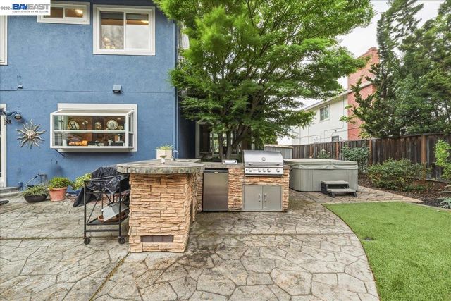 466 Crystalline Dr, Fremont, CA 94539