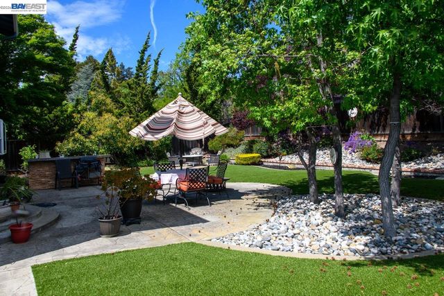 466 Crystalline Dr, Fremont, CA 94539