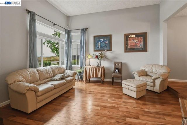 466 Crystalline Dr, Fremont, CA 94539