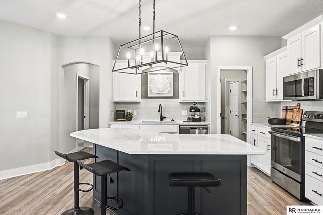 10017 S 181st Street, Omaha, NE 68136