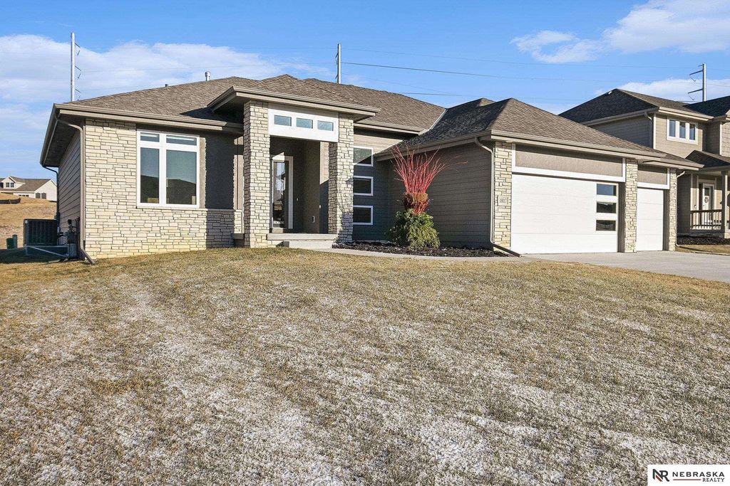 10017 S 181st Street, Omaha, NE 68136