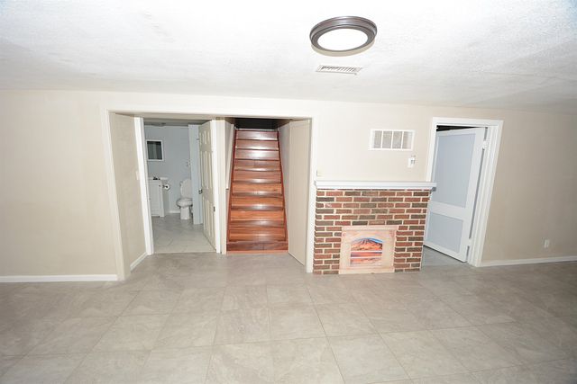 1838 N Green St, Wichita, KS 67214