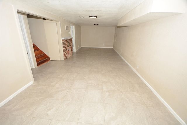 1838 N Green St, Wichita, KS 67214