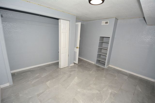 1838 N Green St, Wichita, KS 67214