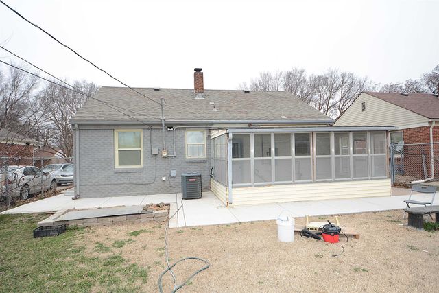 1838 N Green St, Wichita, KS 67214