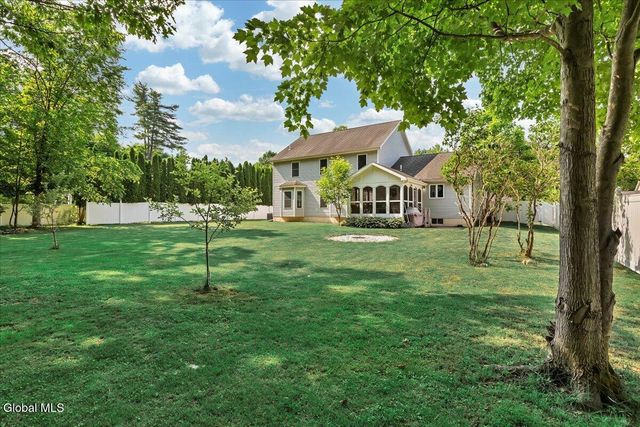 3 Carpenter Way, Clifton Park, NY 12065