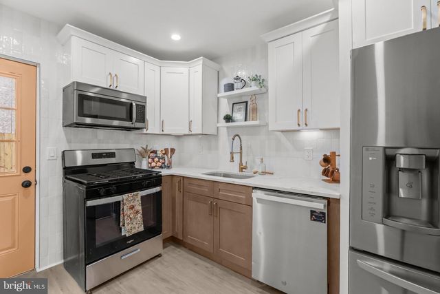2642 CEDAR ST, Philadelphia, PA 19125