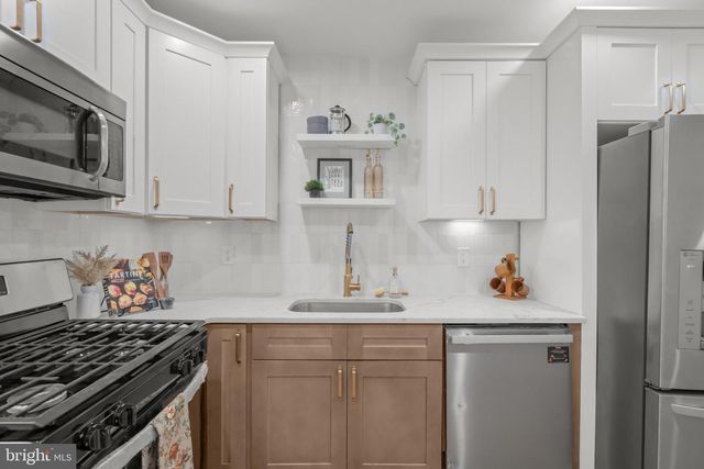 2642 CEDAR ST, Philadelphia, PA 19125