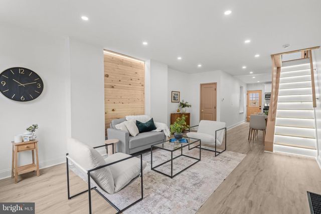 2642 CEDAR ST, Philadelphia, PA 19125