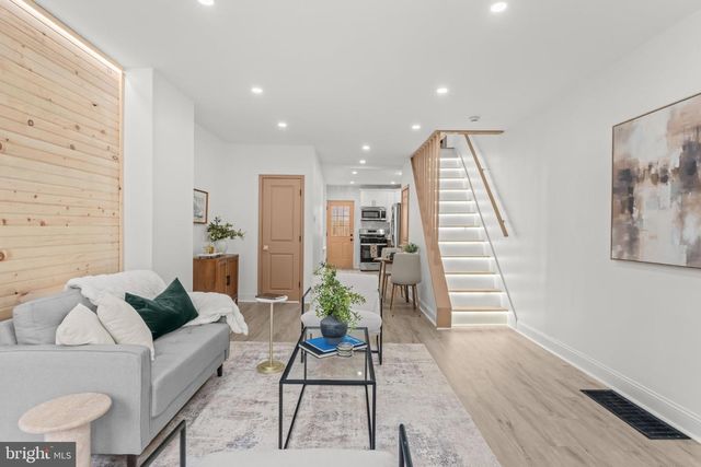 2642 CEDAR ST, Philadelphia, PA 19125