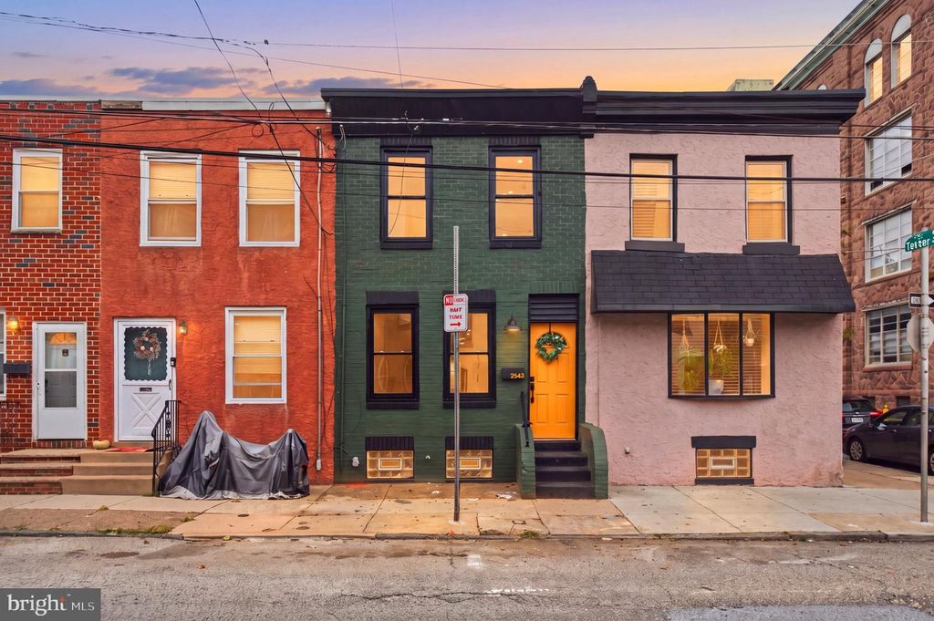 2642 CEDAR ST, Philadelphia, PA 19125