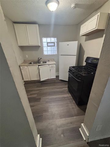 19209 Helen Street, Detroit, MI 48234