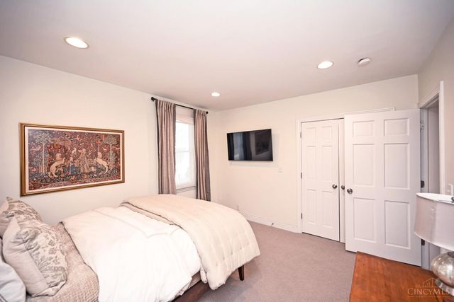 3425 Berry Avenue, Cincinnati, OH 45208