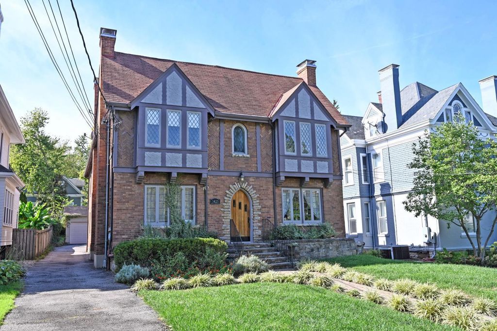 3425 Berry Avenue, Cincinnati, OH 45208