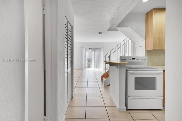 8650 SW 67th Ave 1025, Pinecrest, FL 33156