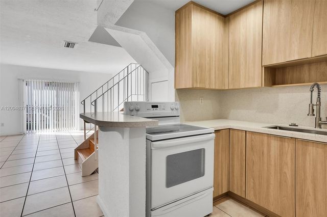 8650 SW 67th Ave 1025, Pinecrest, FL 33156