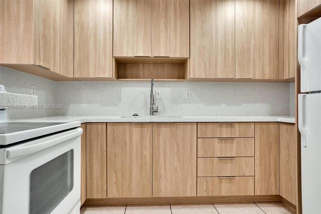 8650 SW 67th Ave 1025, Pinecrest, FL 33156