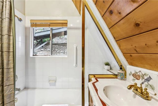24032 Skyland, Crestline, CA 92325