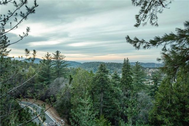 24032 Skyland, Crestline, CA 92325