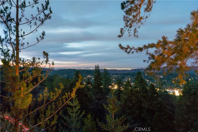 24032 Skyland, Crestline, CA 92325