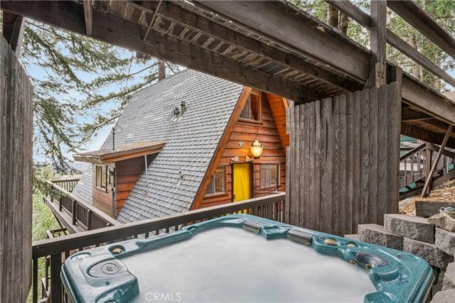 24032 Skyland, Crestline, CA 92325