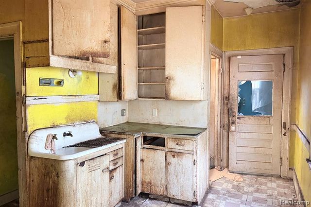 15332 Baylis Street, Detroit, MI 48238