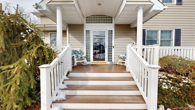 6 Bea Street, Lake Grove, NY 11755