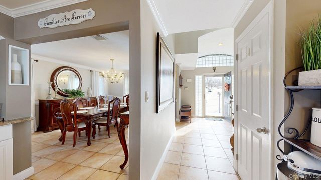 6 Bea Street, Lake Grove, NY 11755