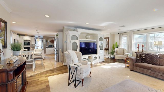 6 Bea Street, Lake Grove, NY 11755