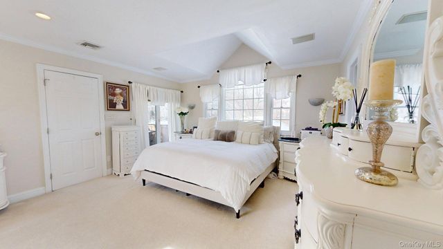 6 Bea Street, Lake Grove, NY 11755