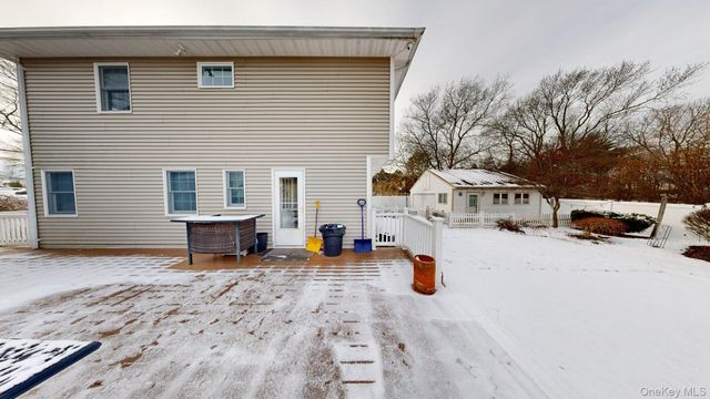 6 Bea Street, Lake Grove, NY 11755