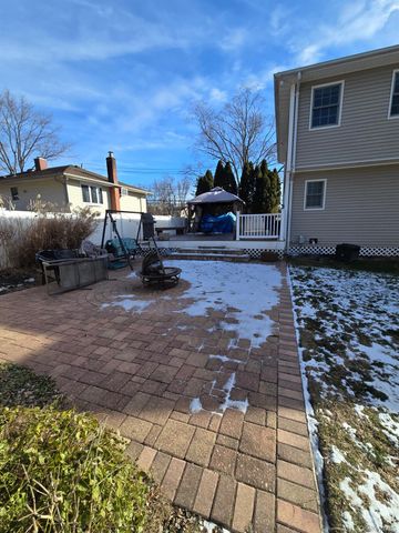 6 Bea Street, Lake Grove, NY 11755