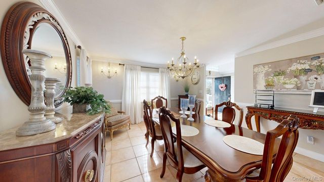 6 Bea Street, Lake Grove, NY 11755