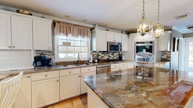 6 Bea Street, Lake Grove, NY 11755