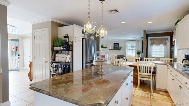 6 Bea Street, Lake Grove, NY 11755