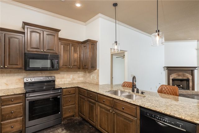 3561 W Providence Drive, Fayetteville, AR 72704
