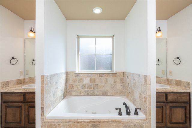 3561 W Providence Drive, Fayetteville, AR 72704