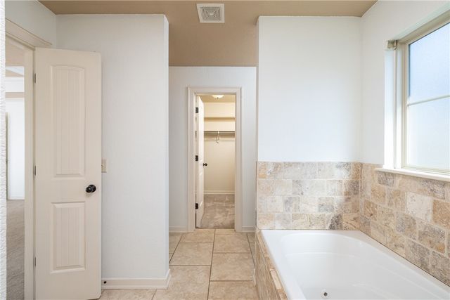 3561 W Providence Drive, Fayetteville, AR 72704