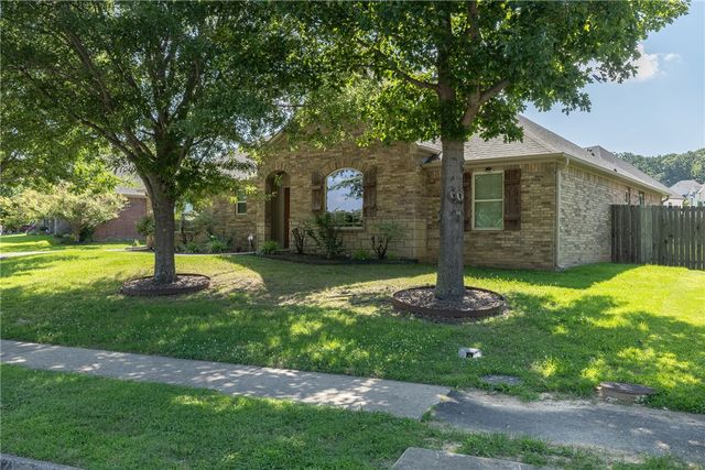 3561 W Providence Drive, Fayetteville, AR 72704