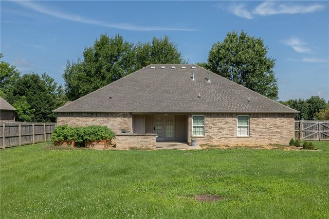 3561 W Providence Drive, Fayetteville, AR 72704