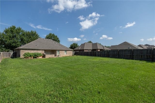 3561 W Providence Drive, Fayetteville, AR 72704