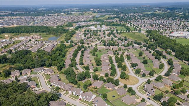3561 W Providence Drive, Fayetteville, AR 72704