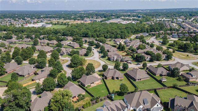 3561 W Providence Drive, Fayetteville, AR 72704
