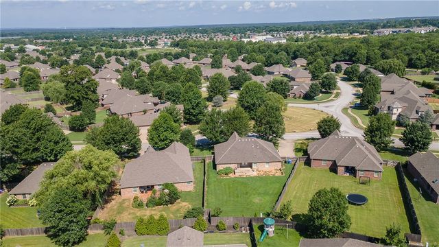 3561 W Providence Drive, Fayetteville, AR 72704