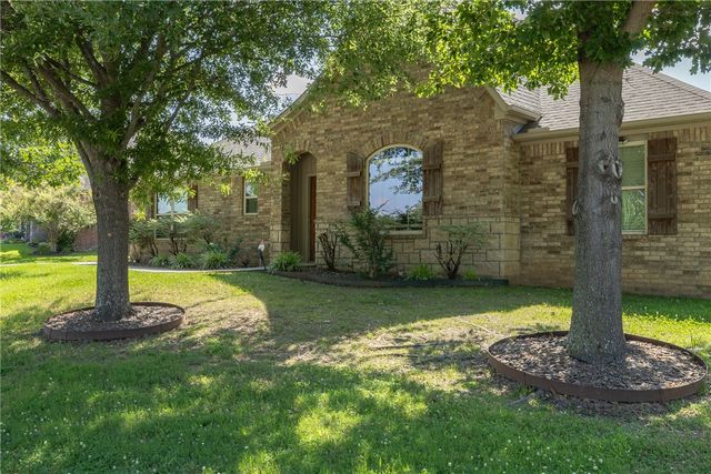 3561 W Providence Drive, Fayetteville, AR 72704