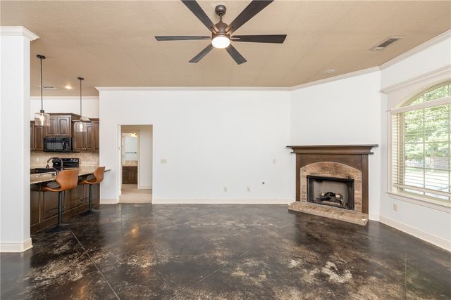 3561 W Providence Drive, Fayetteville, AR 72704
