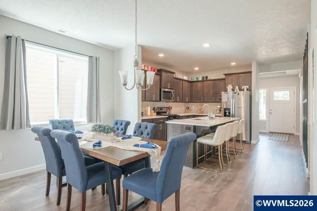 1438 45th Av, Sweet Home, OR 97386